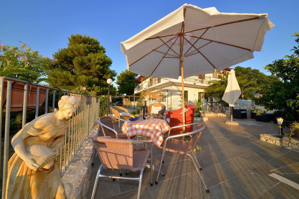 B&B Villa Nicoletta เปสคีชี ภายนอก รูปภาพ